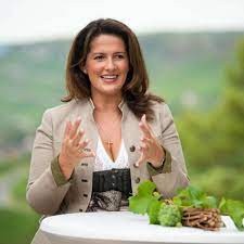 Michaela Kaniber.jpg